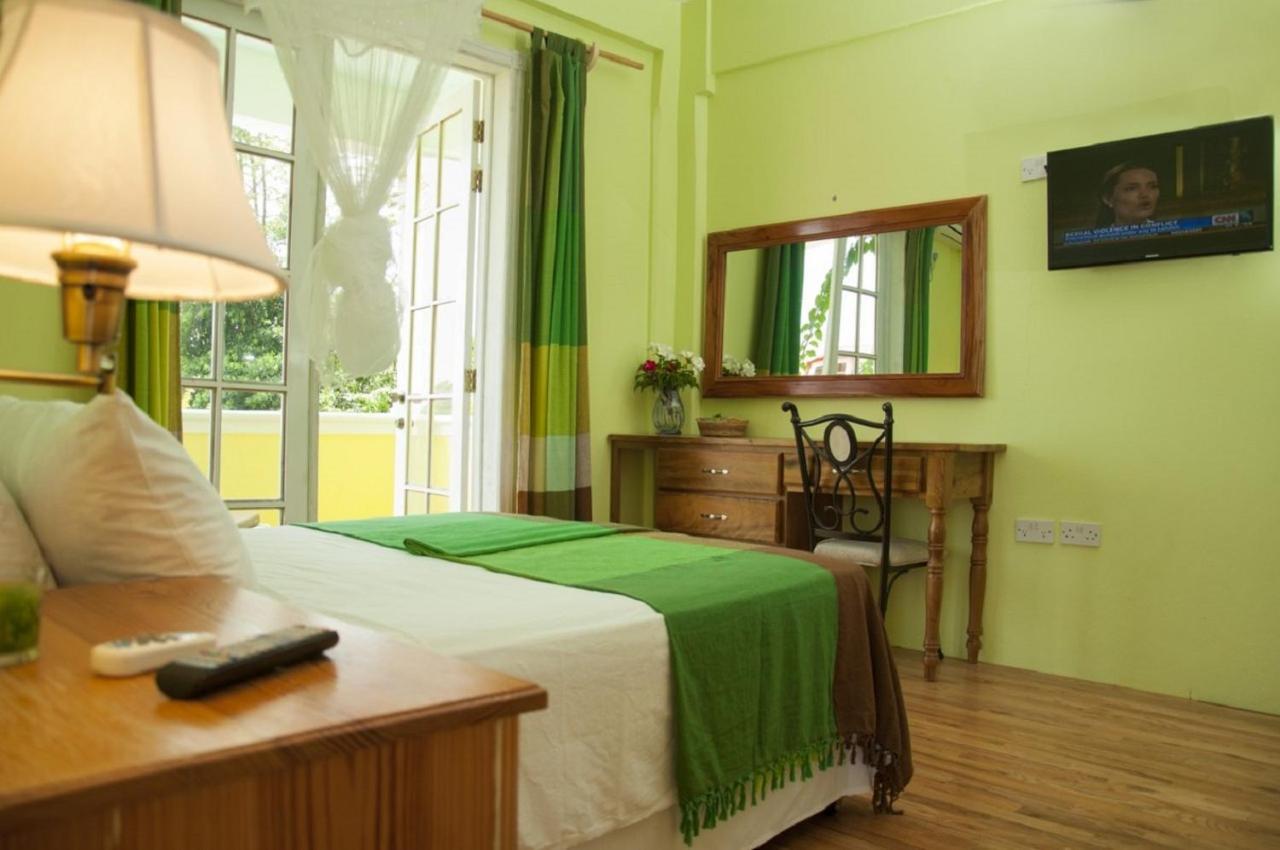 Diamond View Cottages Roseau Esterno foto